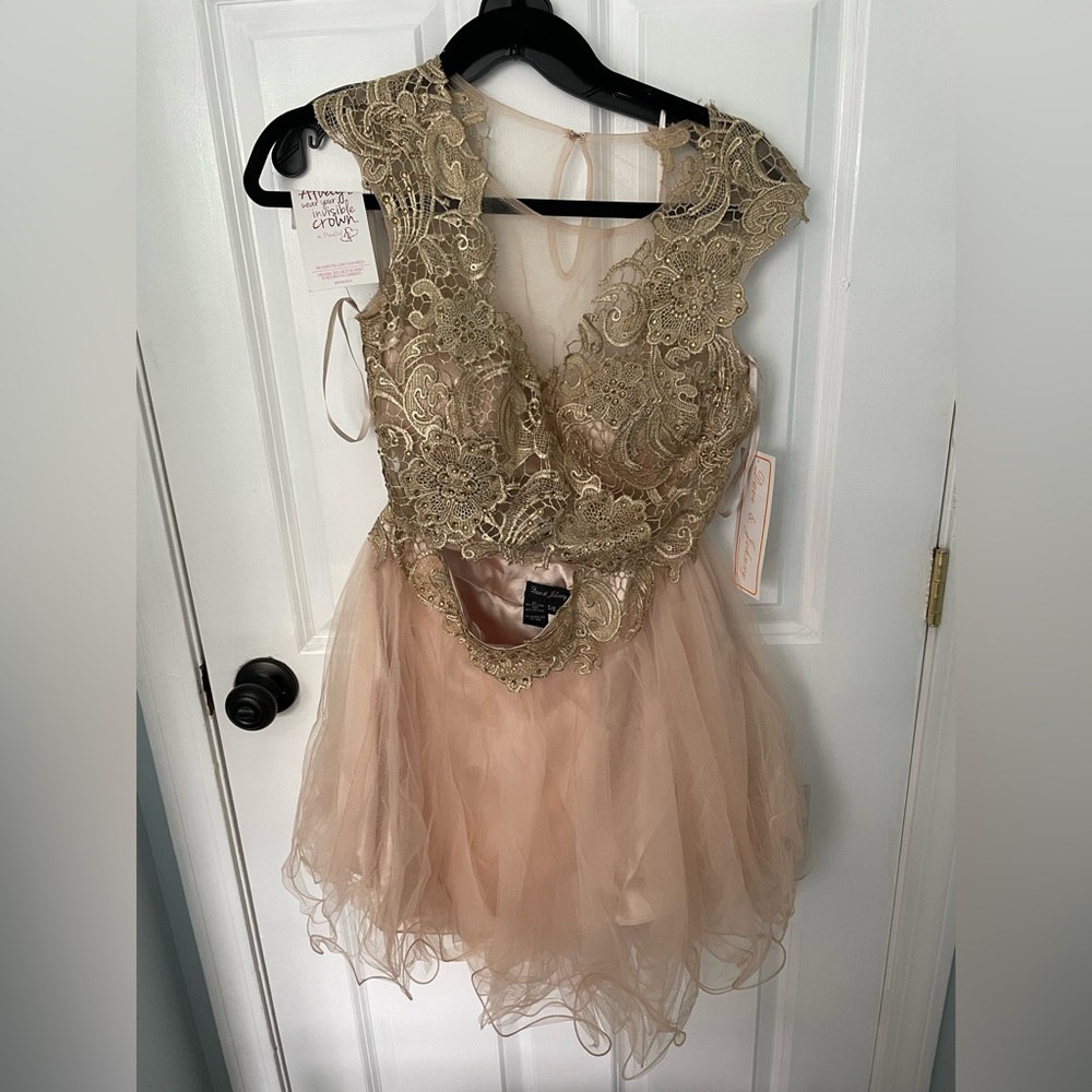 Gold dress. Two piece. Prom girl